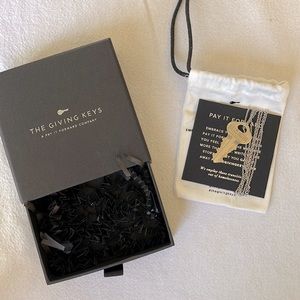 The Giving Keys Classic Key “Strength”, original gift box included